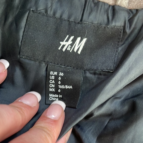 H&M Coat - Picture 4 of 4